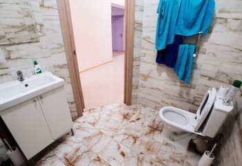 Помещение нашего стационара Чистые ванные комнаты